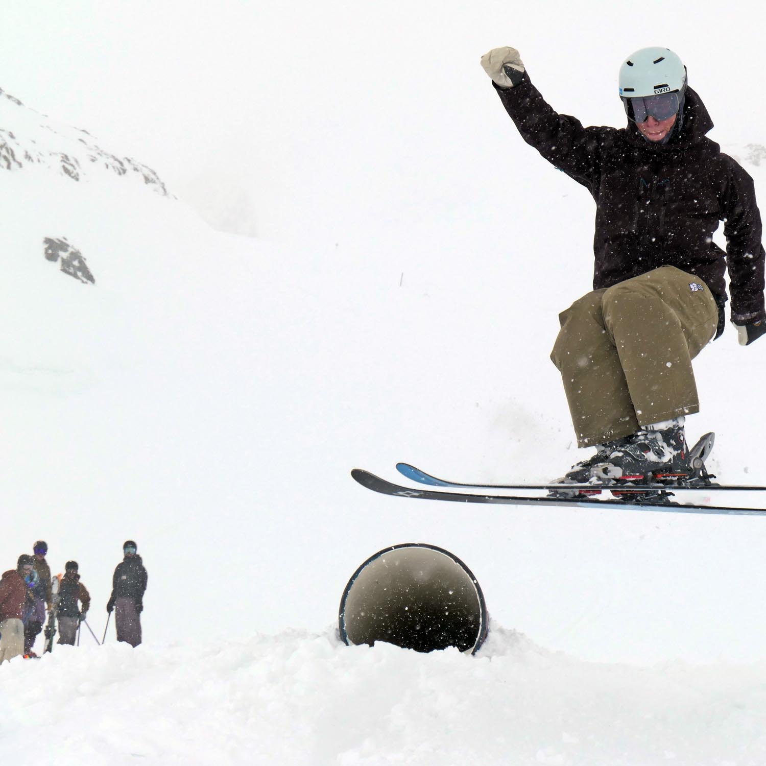 Trainingskurse für Ski und Snowboarder beim back on snow camp auf dem Hintertuxer Gletscher